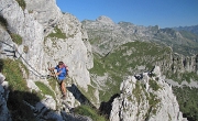 14 Si viaggia tra scalette, pioli, catene e cengie...